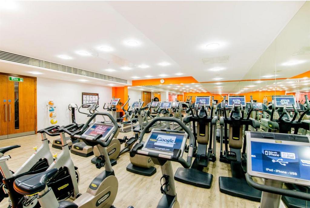 Grosvenor Waterside, Gatliff Road, London, SW1 W 8 Q