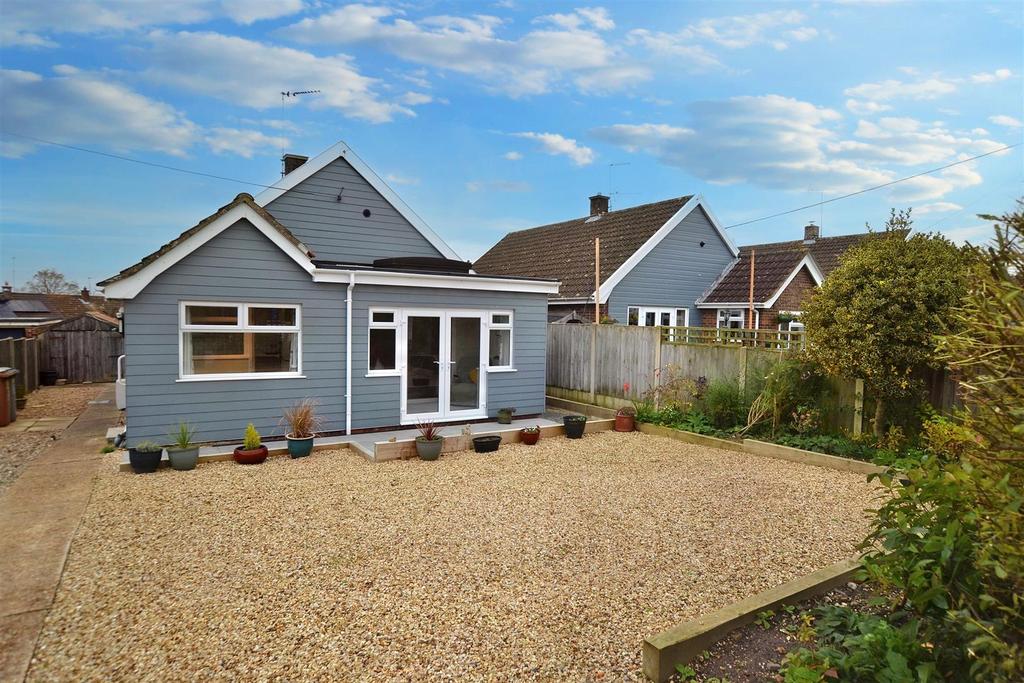 Buxton Road, Aylsham, Norwich 2 bed detached bungalow to rent £1,100