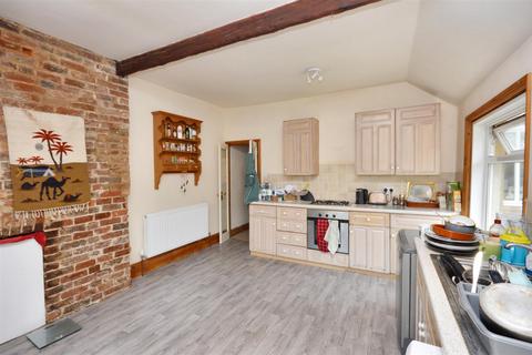 3 bedroom flat for sale, Willingdon Road, Eastbourne