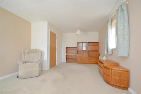 2 bedroom ground floor flat for sale, CHAIN FREE * SHANLIN
