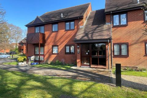 2 bedroom apartment for sale, Essex Way, Sonning Common Reading RG4