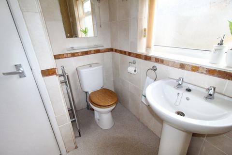 2 bedroom bungalow to rent, Canal Side, Beeston Rylands, NG9 1NG