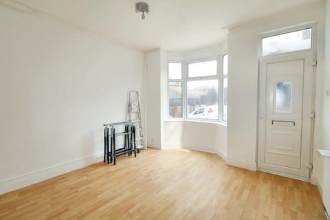 3 bedroom terraced house to rent, 39 Cope Street, Nottingham, NG7 5AB