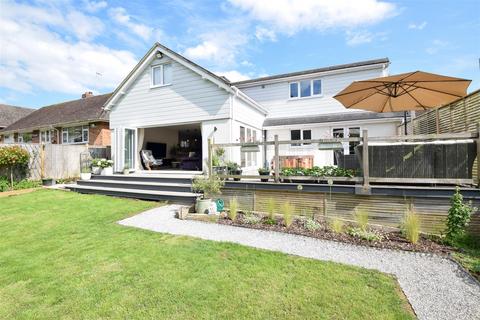 19 Claverham Way, Battle, TN33 0JE