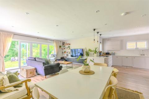 19 Claverham Way, Battle, TN33 0JE