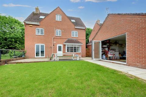 5 bedroom detached house for sale, Derbyshire Drive, Castle Donington