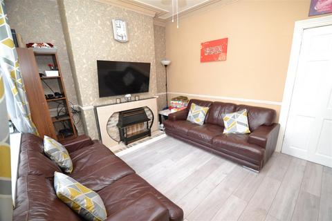 4 bedroom terraced house for sale, Lytton Road, Girlington, Bradford