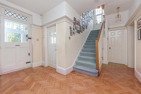 4 bedroom detached house to rent, Hillway, London