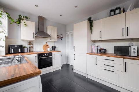 52 Daisy Road, Brighouse, HD6 3SX