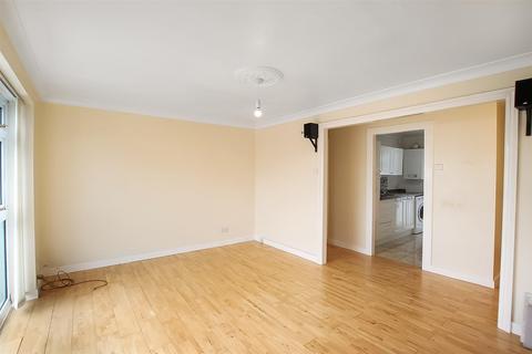 2 bedroom apartment for sale, Regents Court, Darlington