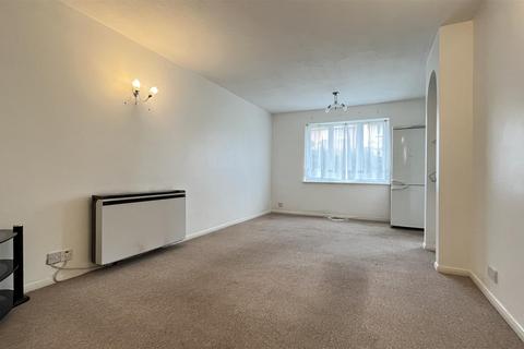 2 bedroom apartment to rent, Hardcastle Close, Croydon CR0