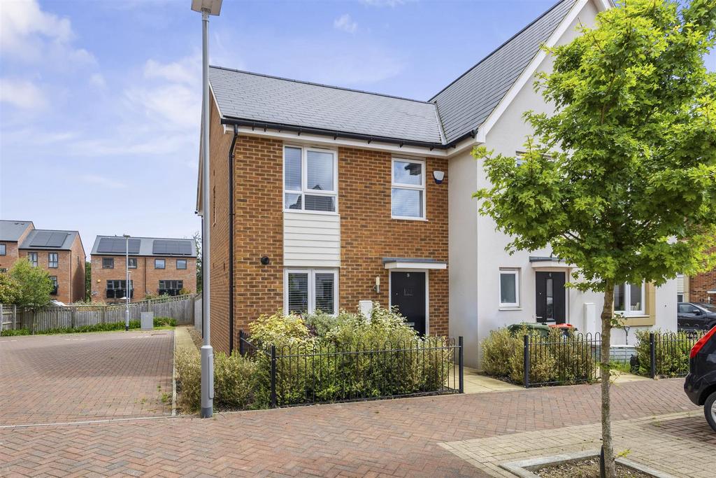 8 Simford Way Web02.jpg
