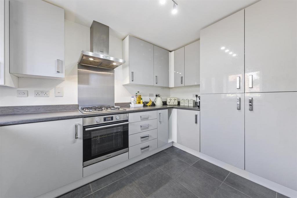 8 Simford Way Web09.jpg
