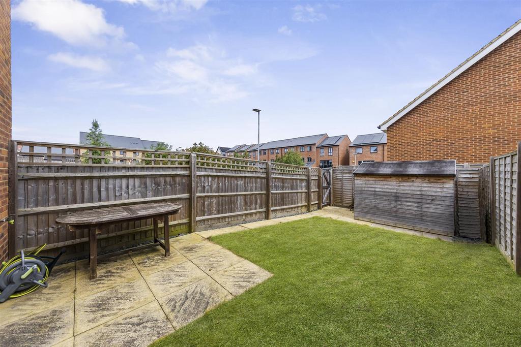 8 Simford Way Web04.jpg