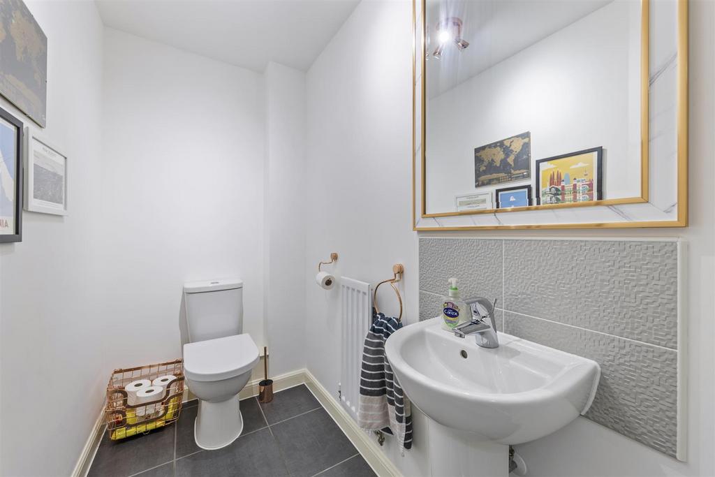 8 Simford Way Web10.jpg