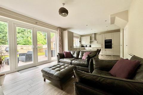 4 bedroom detached house for sale, Conisbrough Grove, Garforth, Leeds