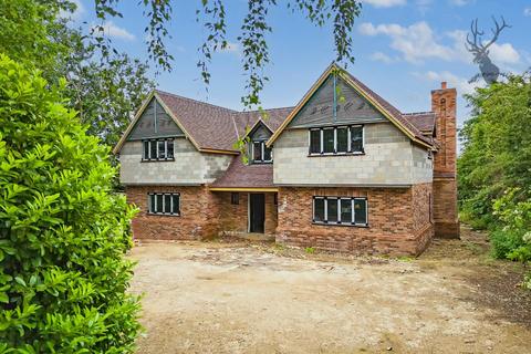 Little Oaks Abridge Road, Abridge, Romford, RM4 1TX
