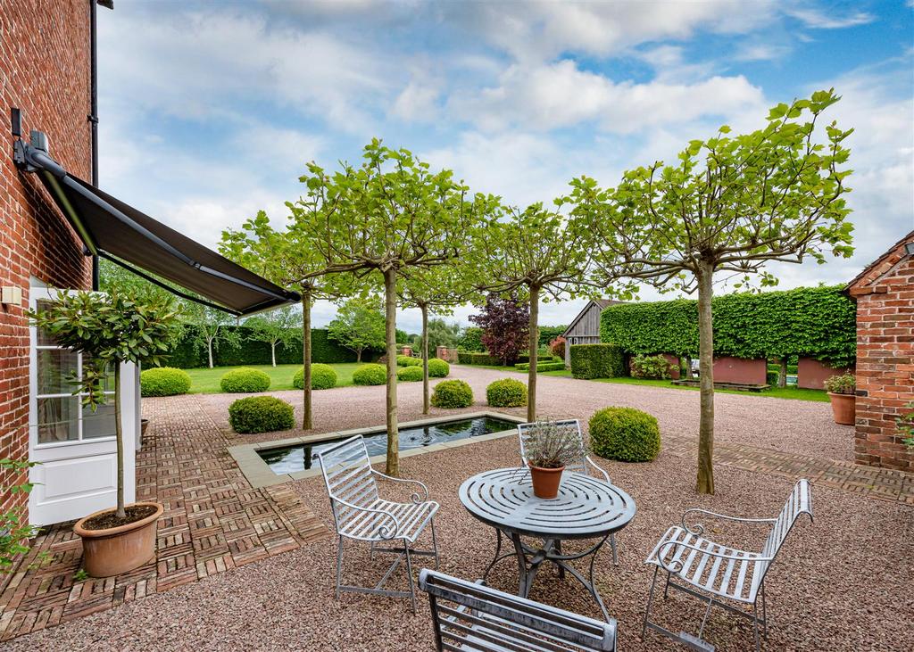 Heathton House-garden1.jpg