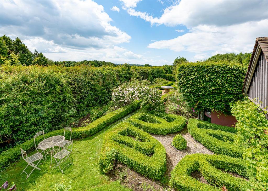 Heathton House-garden24 JUN24.jpg