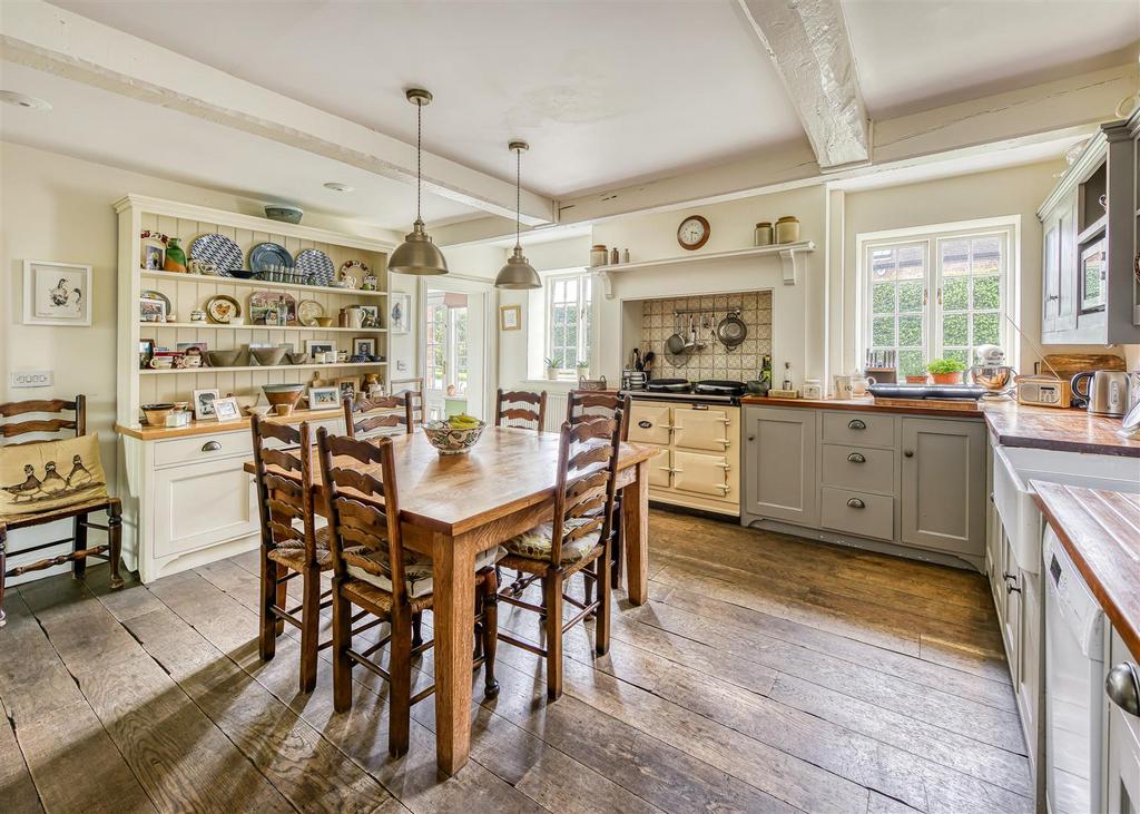 Heathton House-kitchen2.jpg