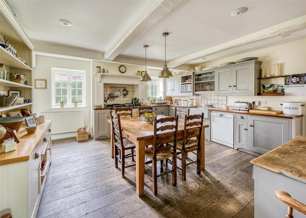 Heathton House-kitchen1.jpg