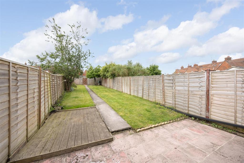 8 Linden Place Trowbridge BA14 9 AU (17).jpg