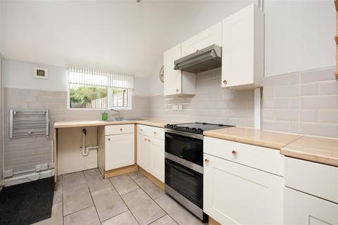 8 Linden Place, Trowbridge, BA14 9AU