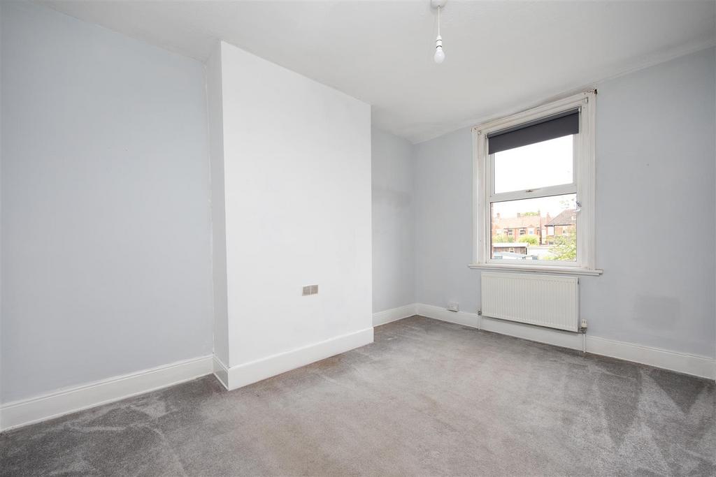 8 Linden Place Trowbridge BA14 9 AU (11).jpg