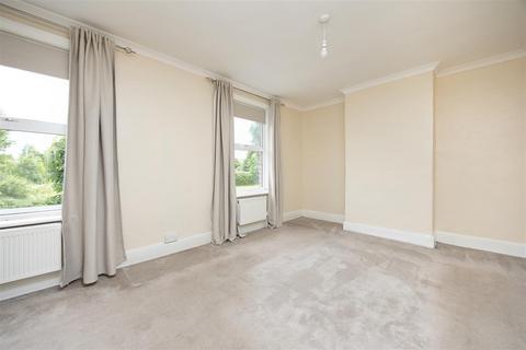 8 Linden Place, Trowbridge, BA14 9AU