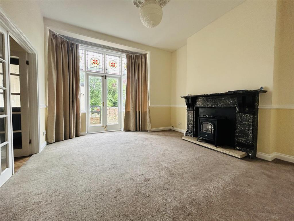 Flat 1, 229 Tettenhall Road... 1 bed apartment to rent £575 pcm (£133 pw)