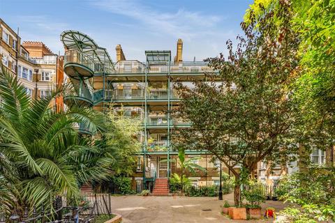 27 Holsworthy Square, London, WC1X 0BA