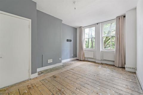 27 Holsworthy Square, London, WC1X 0BA