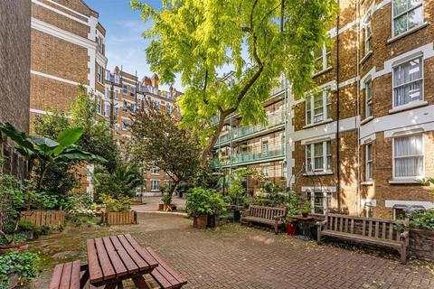 27 Holsworthy Square, London, WC1X 0BA