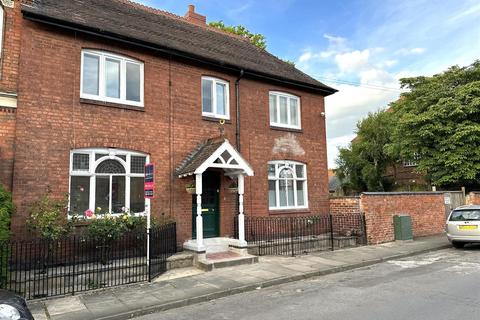 5 bedroom semi-detached house for sale, Magnus Street, Newark