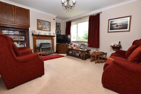 4 bedroom end of terrace house for sale, Holderness Cottages, Paull, Hull