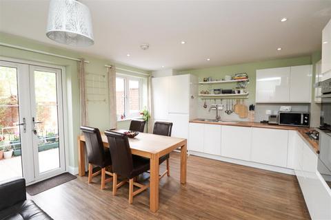 5 Ashley Walk, Church Crookham, Fleet, GU52 8BU