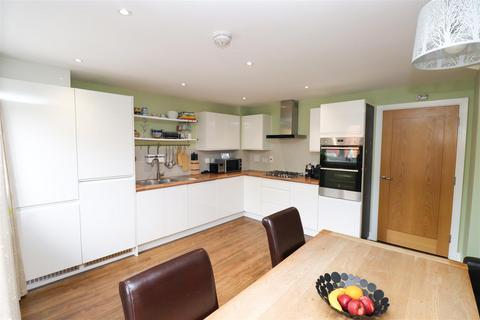 5 Ashley Walk, Church Crookham, Fleet, GU52 8BU