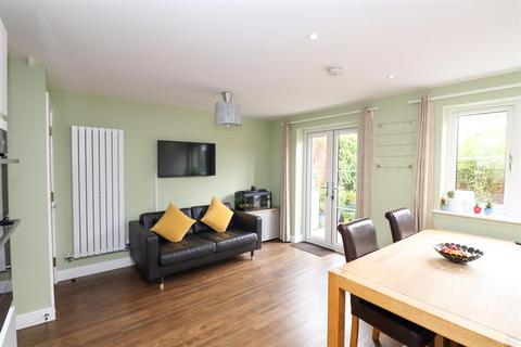 5 Ashley Walk, Church Crookham, Fleet, GU52 8BU