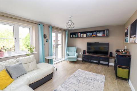 5 Ashley Walk, Church Crookham, Fleet, GU52 8BU