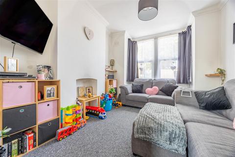 3 bedroom terraced house for sale, Salisbury Avenue, Westcliff-On-Sea