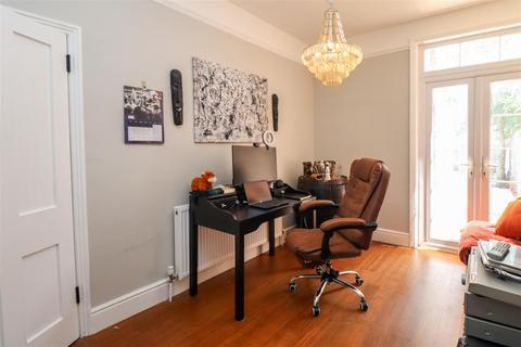 51 Fleet Road, Fleet, GU51 3PJ