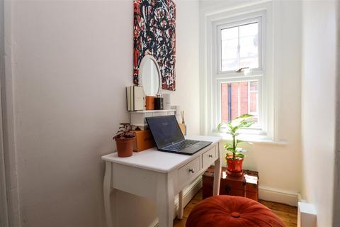 51 Fleet Road, Fleet, GU51 3PJ