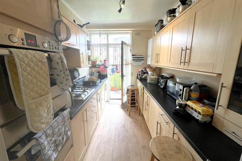 3 bedroom end of terrace house for sale, Bournewood Road, London SE18