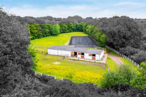 5 bedroom detached bungalow for sale, Holyoak Lane, Hockley SS5