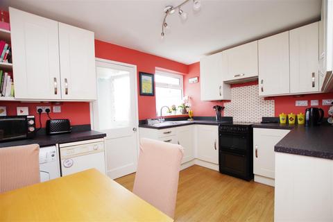 74 Argyle Street, Swindon, SN2 8AR