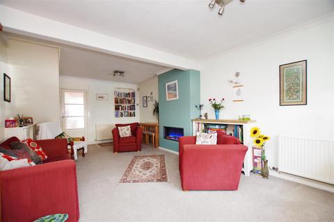 74 Argyle Street, Swindon, SN2 8AR