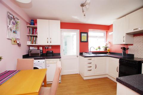 74 Argyle Street, Swindon, SN2 8AR