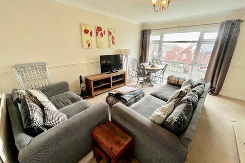 2 bedroom apartment to rent, Carr Hill Road, Carr Hill, Gateshead