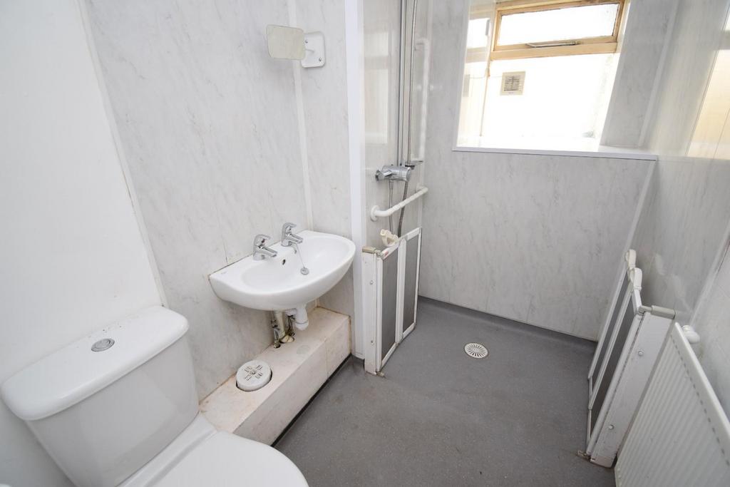 Bathroom.JPG