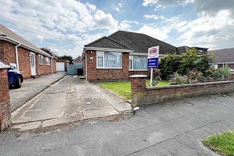 2 bedroom detached bungalow for sale, Silver Street, Holton-Le-Clay, Grimsby, N.E. Lincs, DN36 5DX